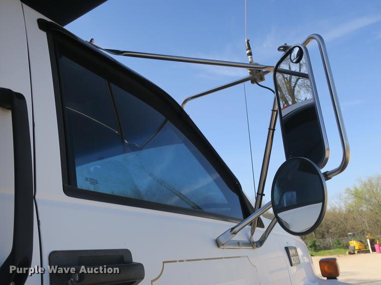 image for item DB8821 2002 Chevrolet C7500 dump truck