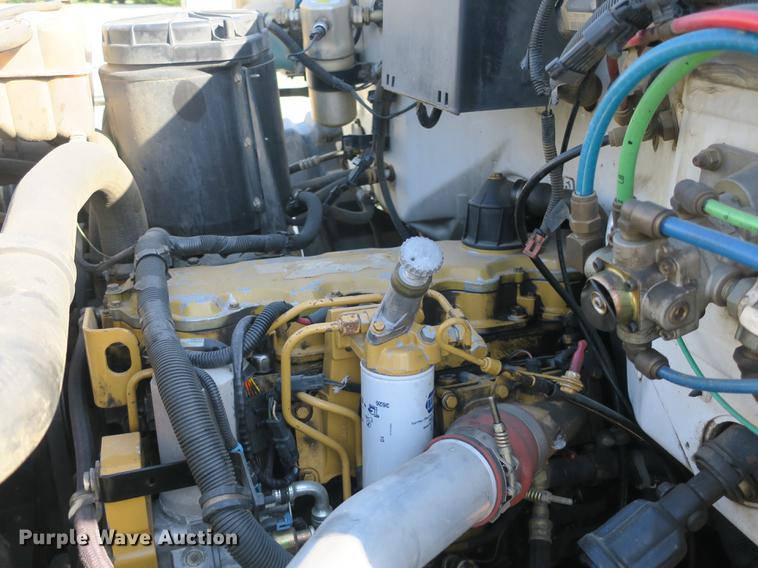 image for item DB8821 2002 Chevrolet C7500 dump truck