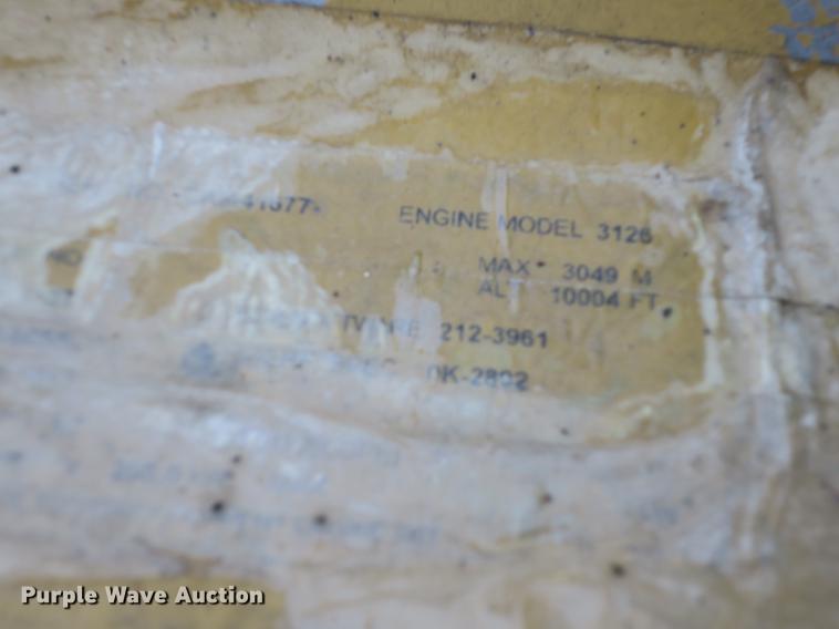 image for item DB8821 2002 Chevrolet C7500 dump truck