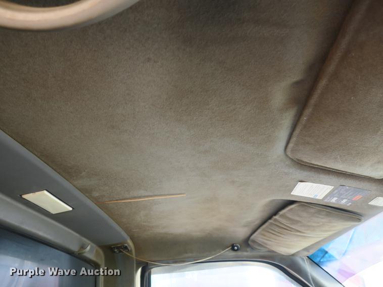 image for item DB8821 2002 Chevrolet C7500 dump truck