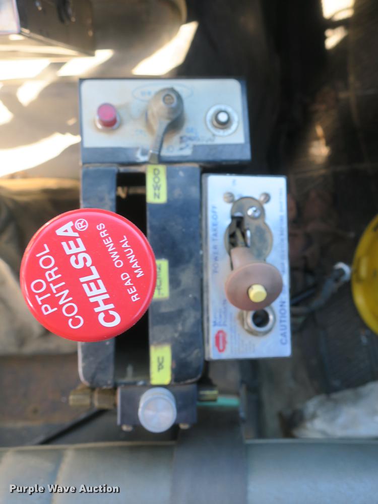 image for item DB8821 2002 Chevrolet C7500 dump truck