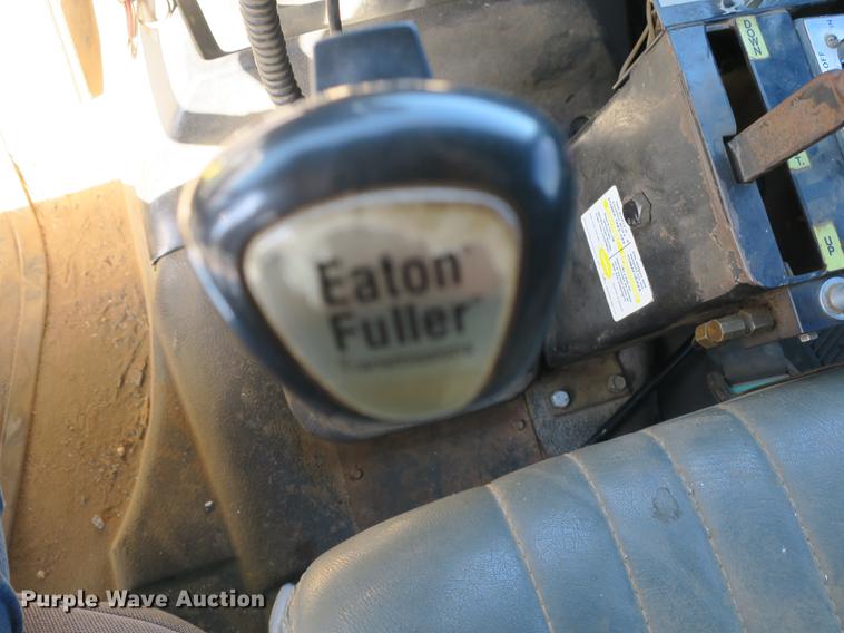 image for item DB8821 2002 Chevrolet C7500 dump truck