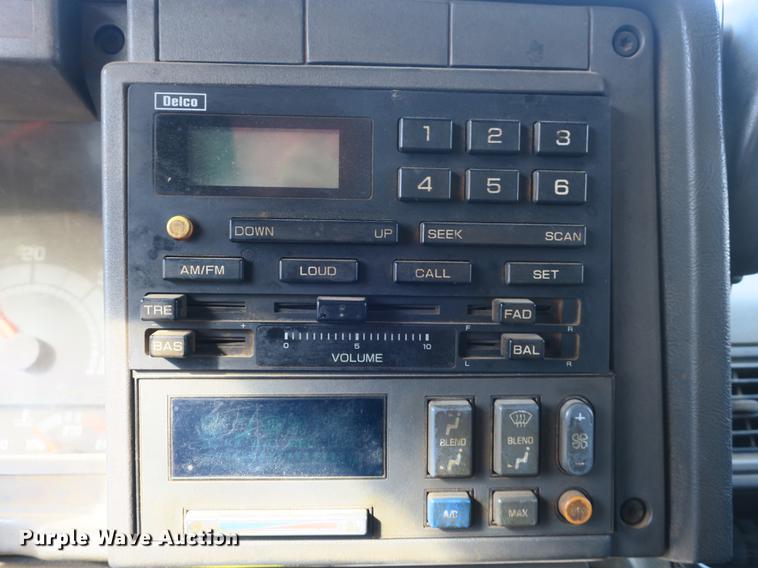 image for item DB8821 2002 Chevrolet C7500 dump truck