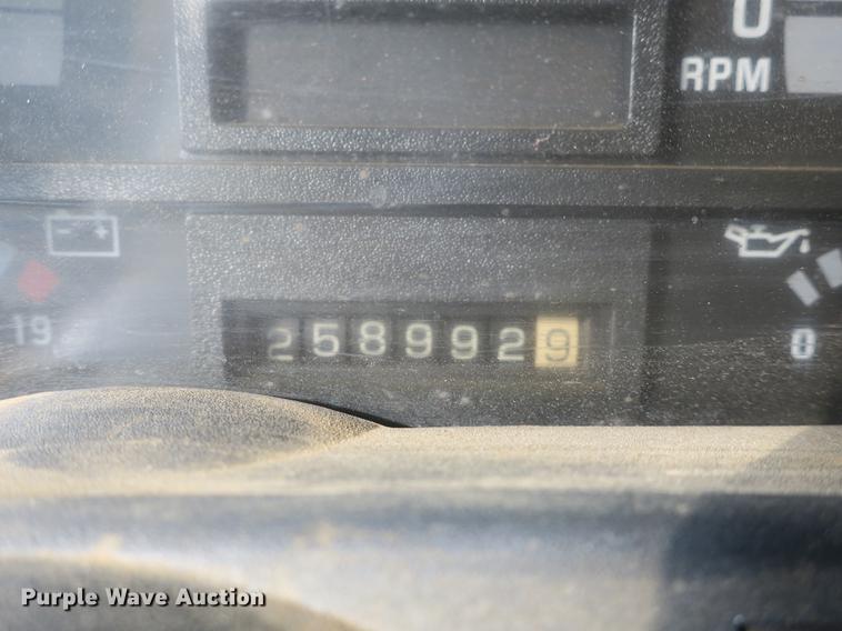 image for item DB8821 2002 Chevrolet C7500 dump truck