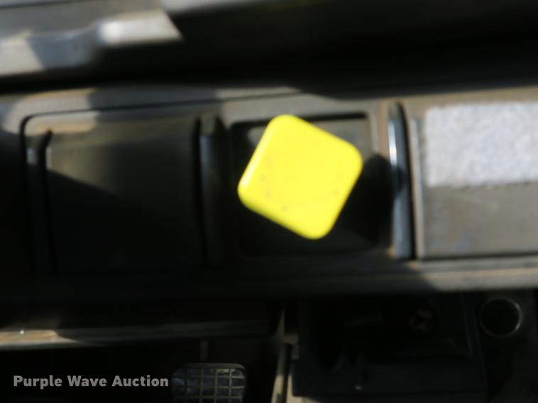 image for item DB8821 2002 Chevrolet C7500 dump truck