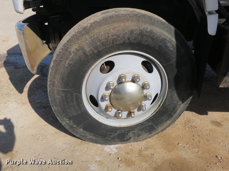 image for item DB8821 2002 Chevrolet C7500 dump truck