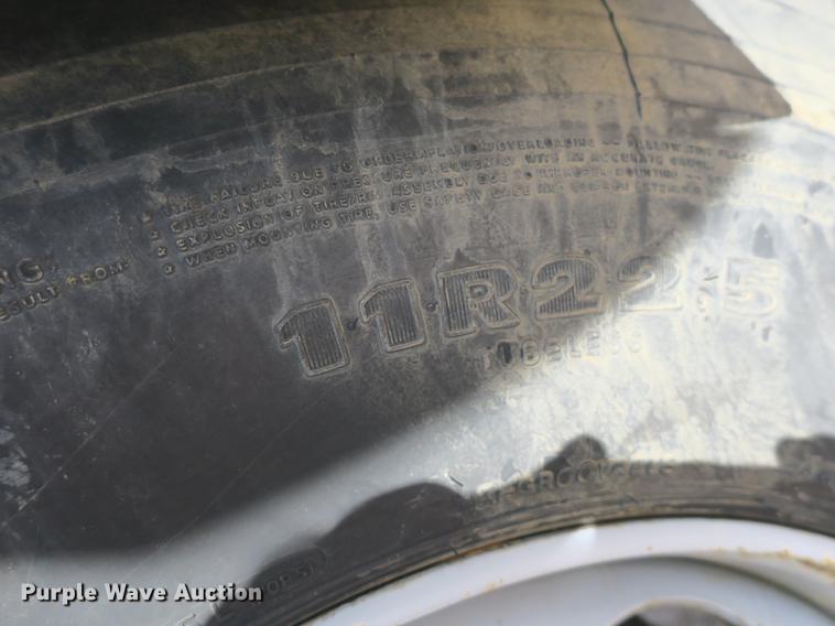 image for item DB8821 2002 Chevrolet C7500 dump truck