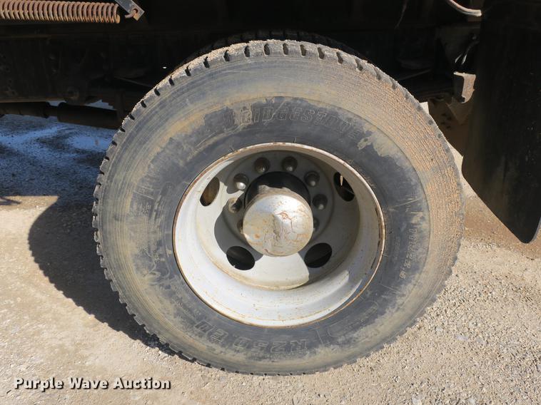 image for item DB8821 2002 Chevrolet C7500 dump truck