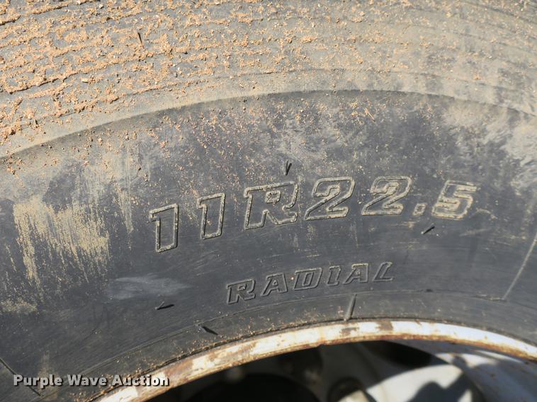 image for item DB8821 2002 Chevrolet C7500 dump truck