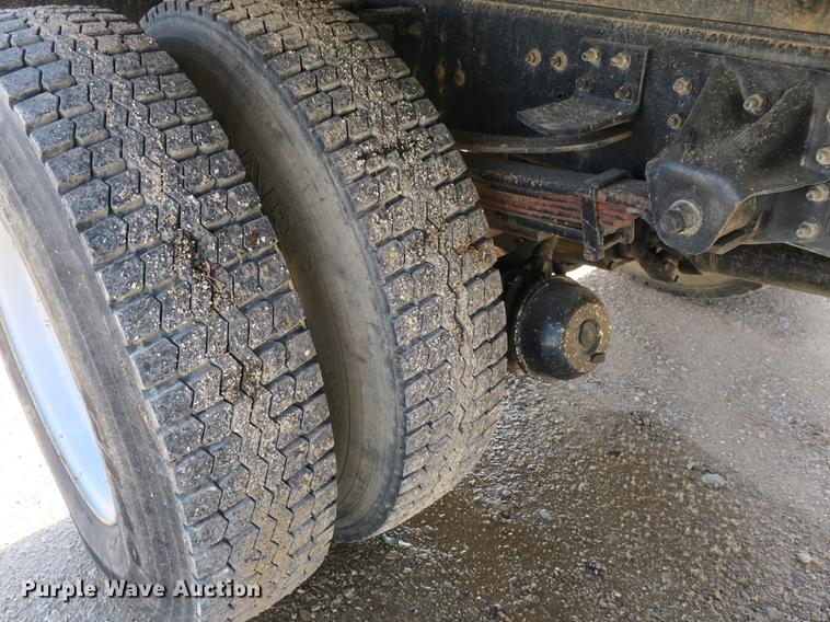 image for item DB8821 2002 Chevrolet C7500 dump truck