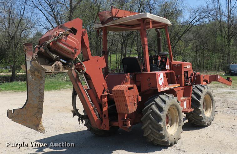 image for item DB8822 1996 Ditch Witch 8020JD cable plow