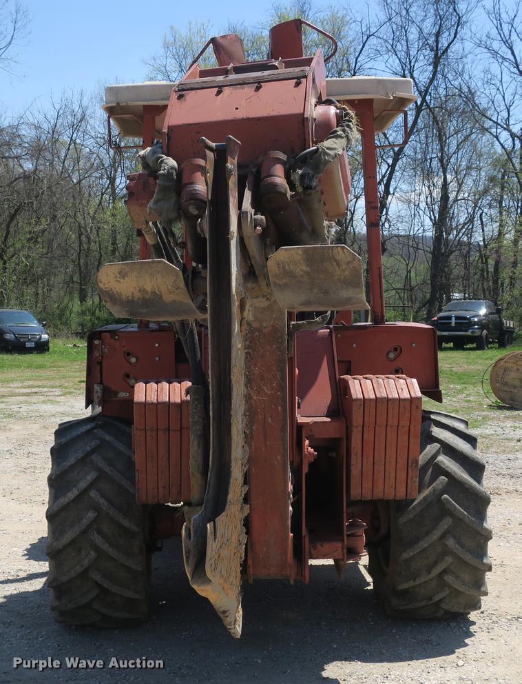 image for item DB8822 1996 Ditch Witch 8020JD cable plow