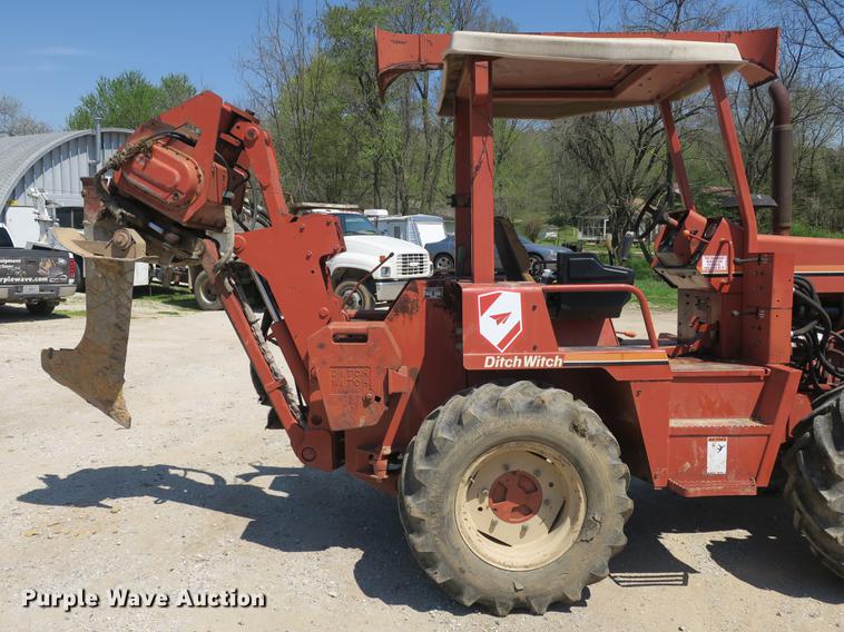 image for item DB8822 1996 Ditch Witch 8020JD cable plow