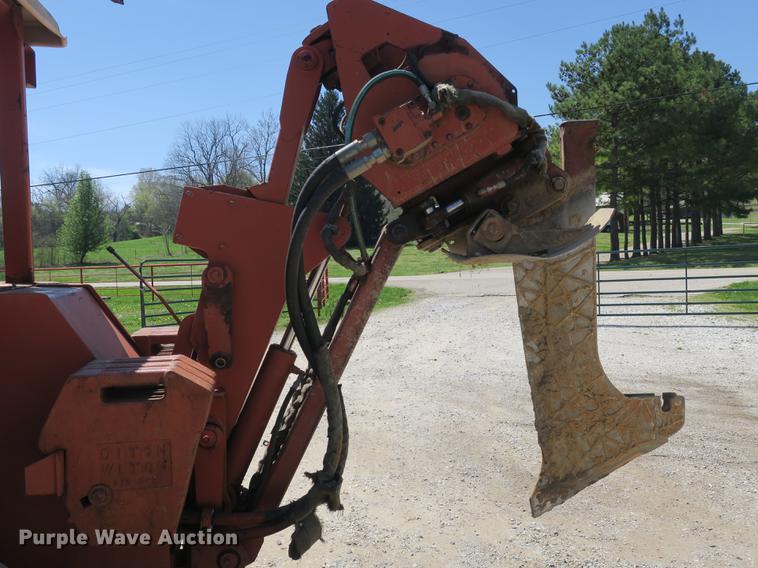 image for item DB8822 1996 Ditch Witch 8020JD cable plow