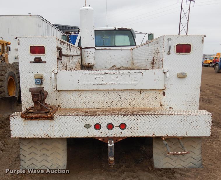 image for item DC4638 1994 Chevrolet Kodiak C6500 utility truck