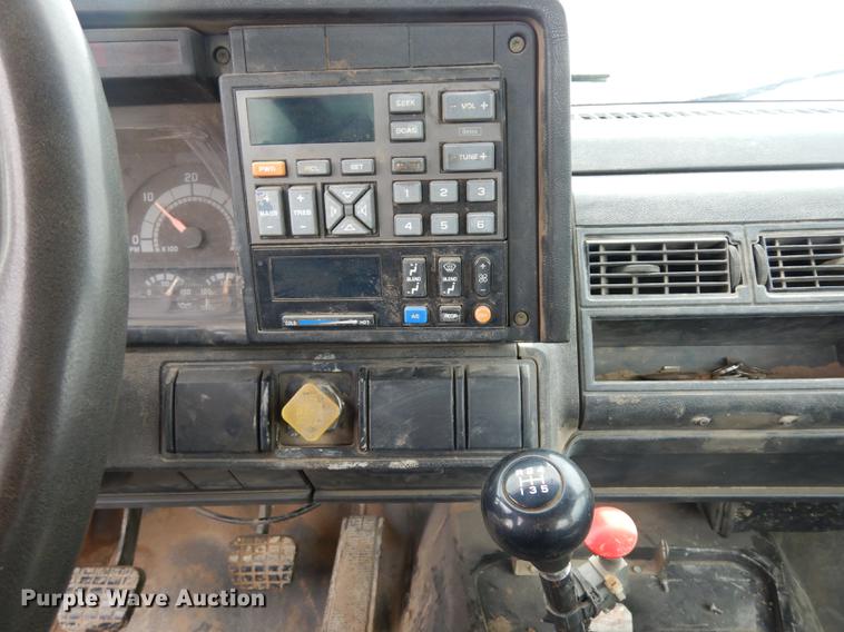 image for item DC4638 1994 Chevrolet Kodiak C6500 utility truck