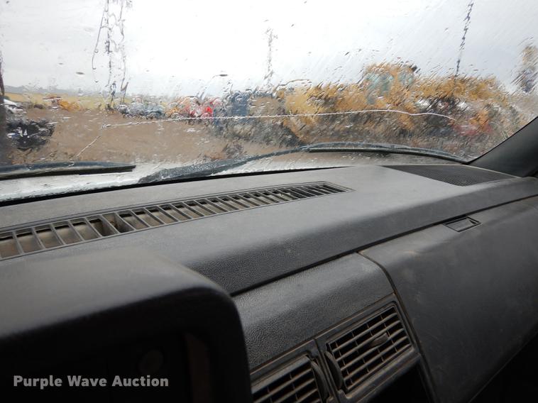 image for item DC4638 1994 Chevrolet Kodiak C6500 utility truck