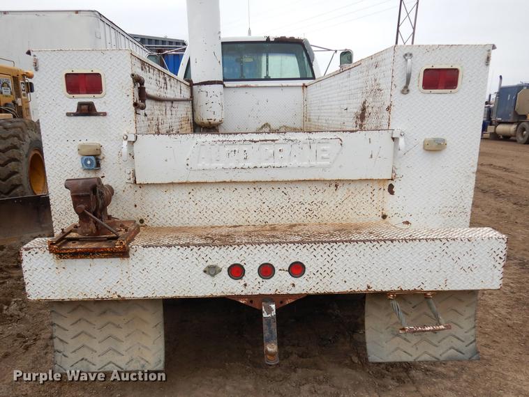 image for item DC4638 1994 Chevrolet Kodiak C6500 utility truck