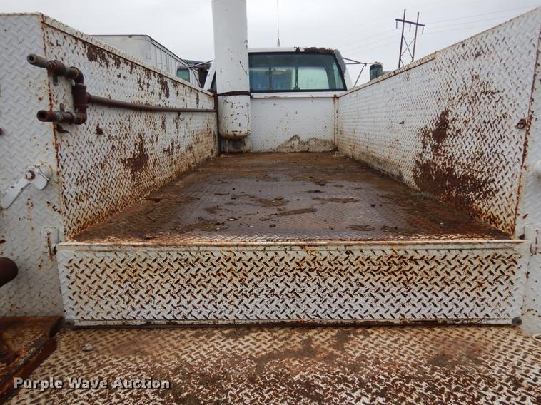 image for item DC4638 1994 Chevrolet Kodiak C6500 utility truck