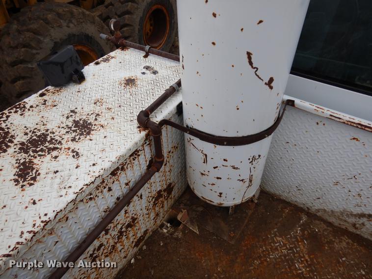 image for item DC4638 1994 Chevrolet Kodiak C6500 utility truck