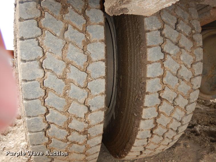 image for item DC4638 1994 Chevrolet Kodiak C6500 utility truck