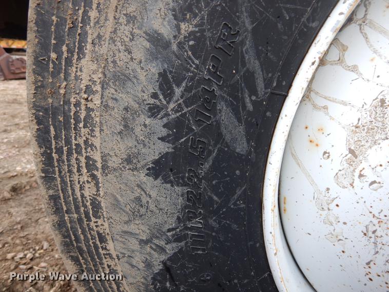 image for item DC4638 1994 Chevrolet Kodiak C6500 utility truck