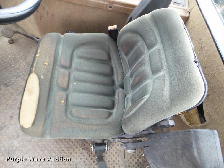 image for item DC4643 1992 Caterpillar Challenger 65B tractor