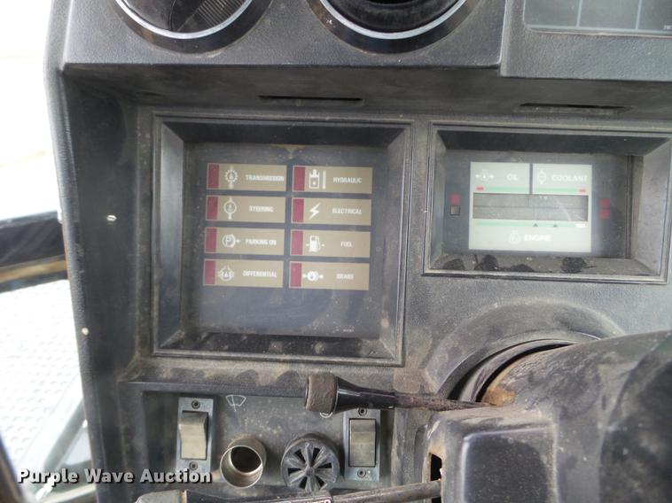 image for item DC4643 1992 Caterpillar Challenger 65B tractor