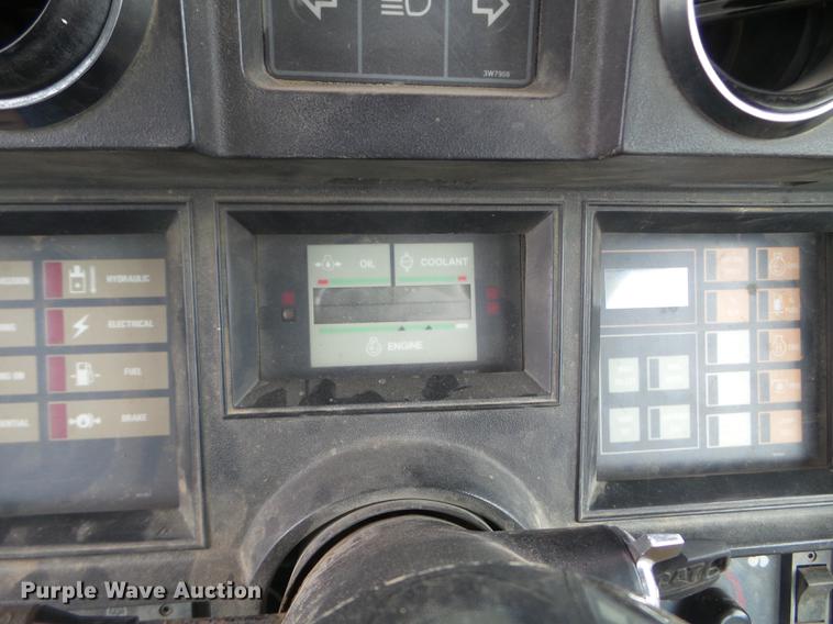 image for item DC4643 1992 Caterpillar Challenger 65B tractor