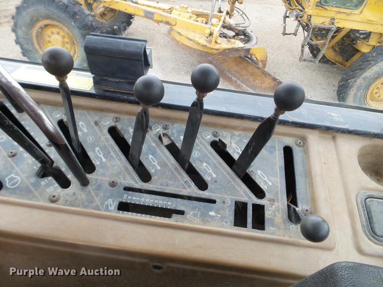 image for item DC4643 1992 Caterpillar Challenger 65B tractor