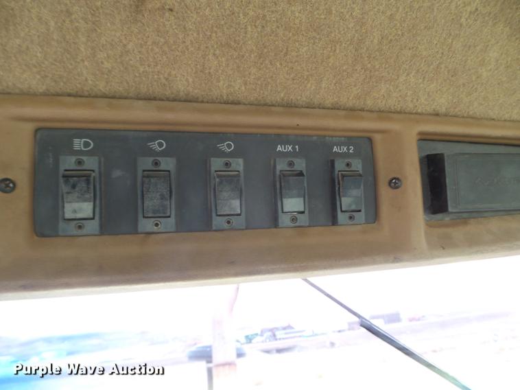 image for item DC4643 1992 Caterpillar Challenger 65B tractor