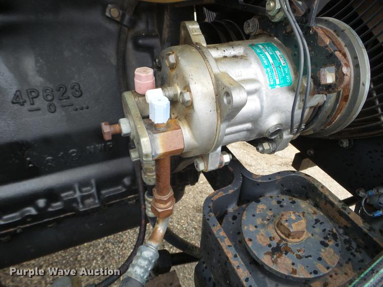 image for item DC4643 1992 Caterpillar Challenger 65B tractor