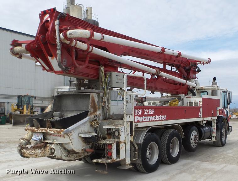 image for item DC4645 1996 Mack MR688S pump truck