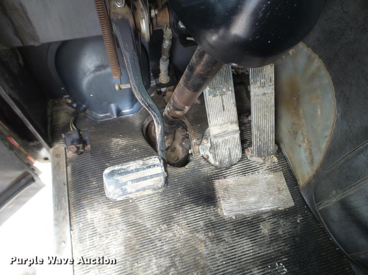 image for item DC4645 1996 Mack MR688S pump truck