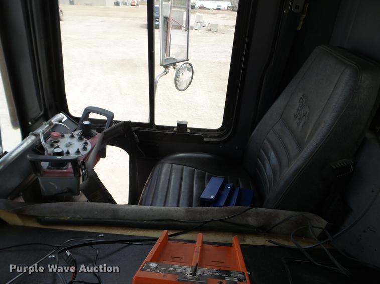 image for item DC4645 1996 Mack MR688S pump truck