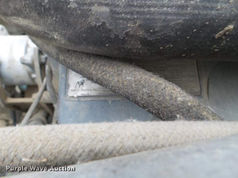 image for item DC4645 1996 Mack MR688S pump truck