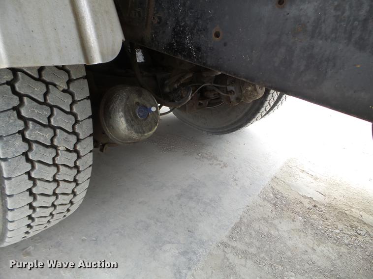 image for item DC4645 1996 Mack MR688S pump truck