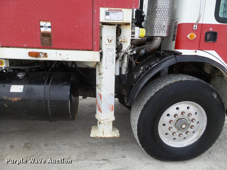 image for item DC4645 1996 Mack MR688S pump truck