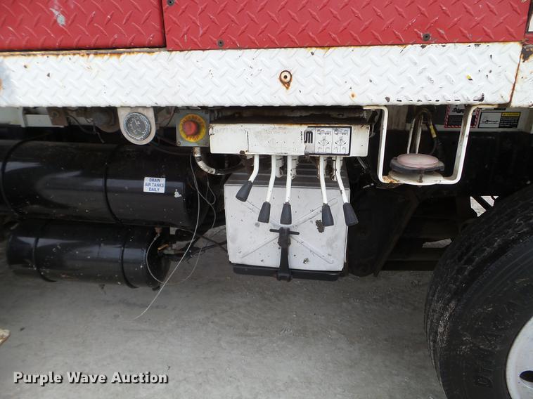 image for item DC4645 1996 Mack MR688S pump truck