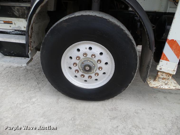 image for item DC4645 1996 Mack MR688S pump truck