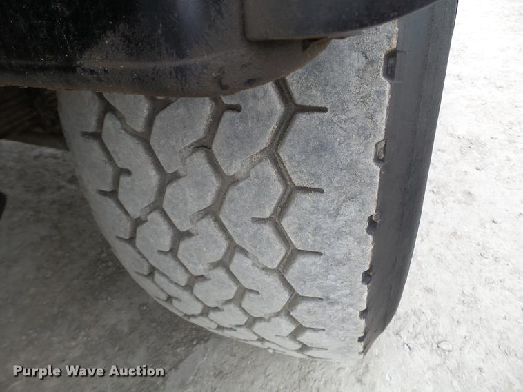 image for item DC4645 1996 Mack MR688S pump truck