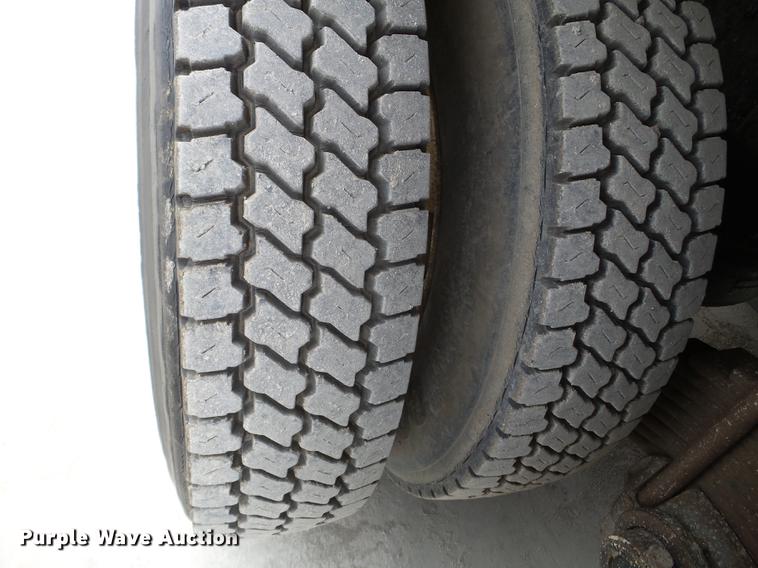 image for item DC4645 1996 Mack MR688S pump truck