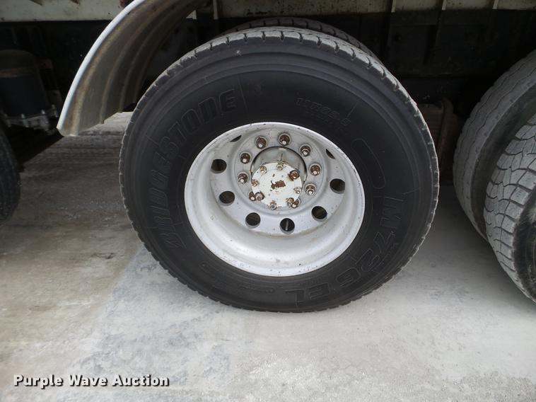 image for item DC4645 1996 Mack MR688S pump truck