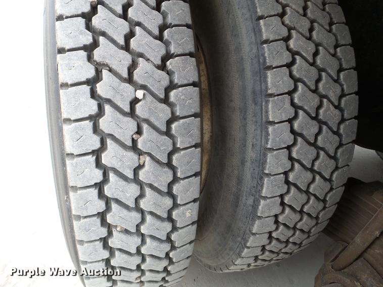 image for item DC4645 1996 Mack MR688S pump truck