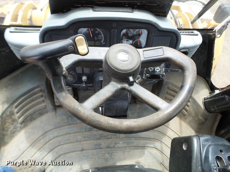 image for item DC4646 2004 Caterpillar 980G Series II wheel loader