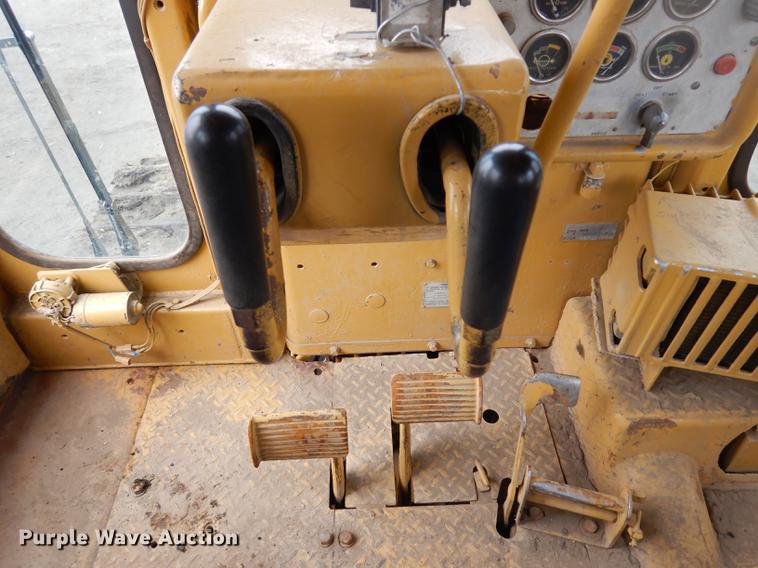 image for item DC4647 1974 Caterpillar D9G dozer