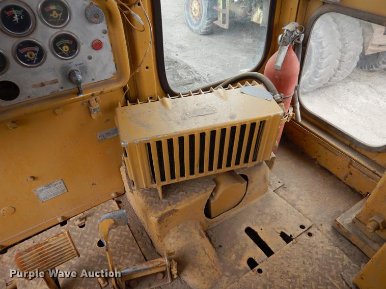 image for item DC4647 1974 Caterpillar D9G dozer