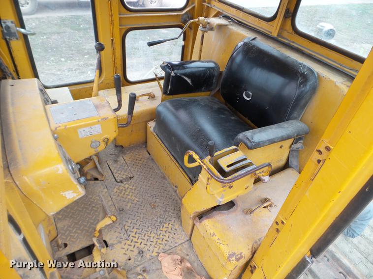 image for item DC4648 1963 Caterpillar D6C dozer
