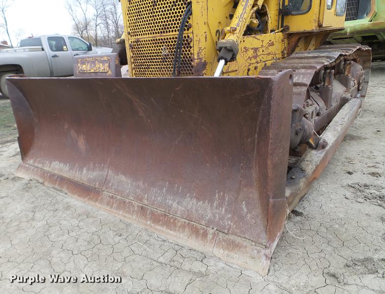 image for item DC4648 1963 Caterpillar D6C dozer