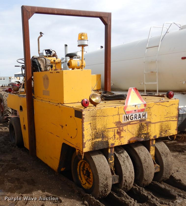 image for item DC4657 Ingram 9-2800-P pneumatic roller